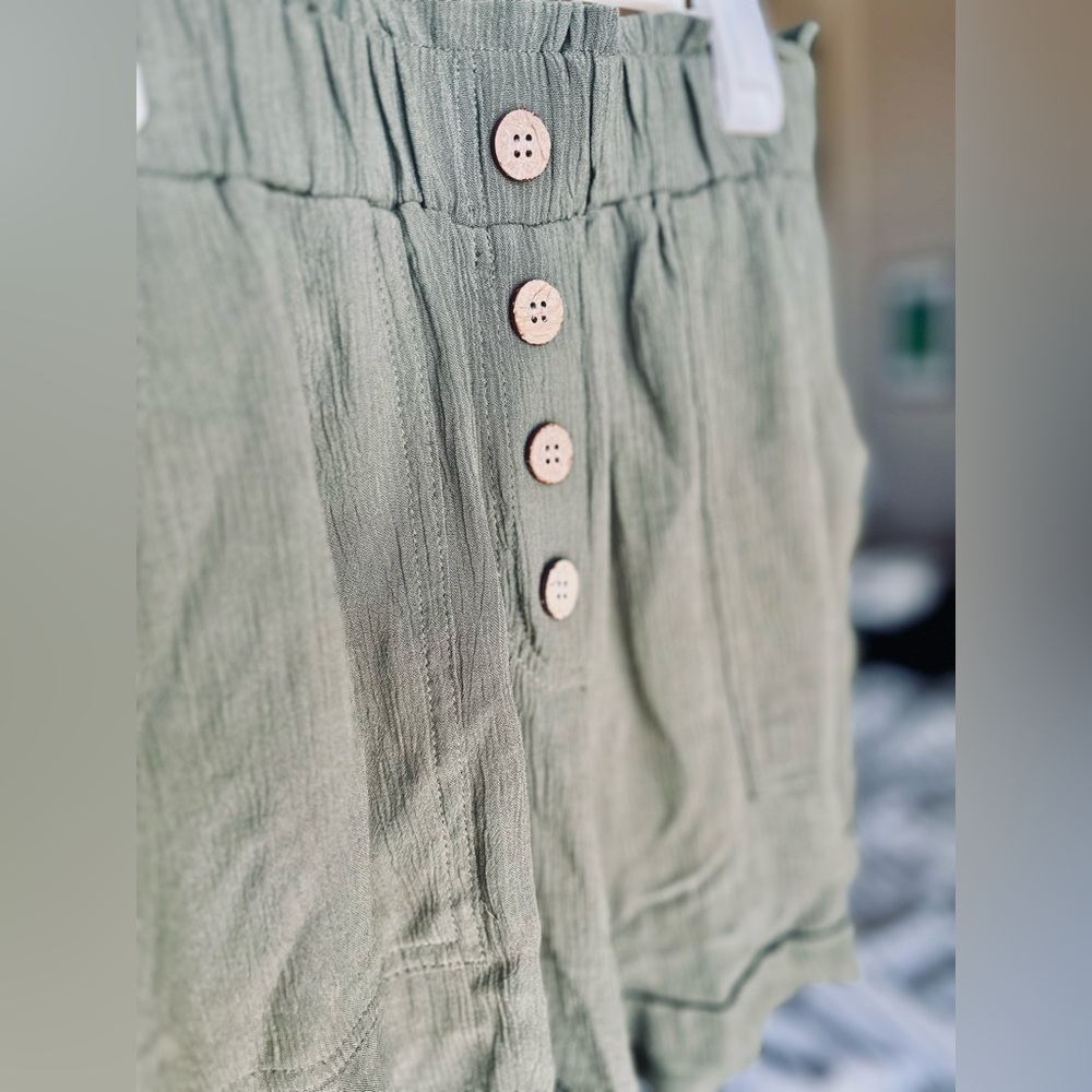 Lightweight textured green shorts!